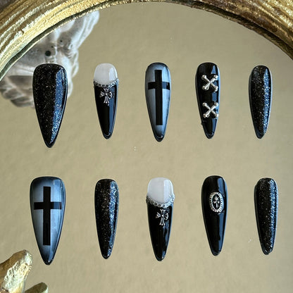 Black and white gothic nail set