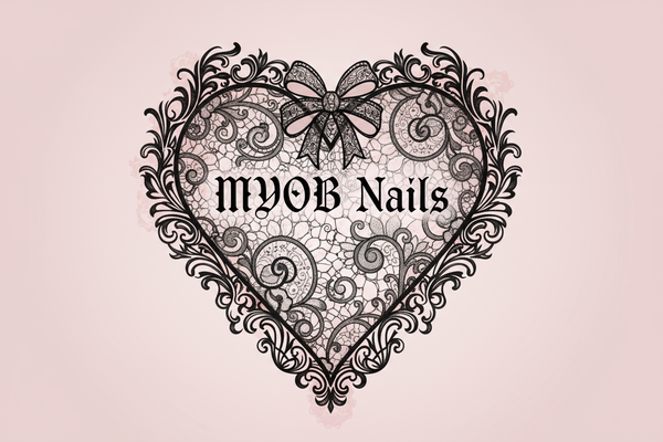 给我做一个花边爱心形状的logo，花边可以是复古暗黑风的蕾丝样式。背景是淡粉色的可以和我的网站的背景颜色融为一体，这样视觉上看就是一个爱心，没有正方形的边框。然后爱心上面可以放个蝴蝶结。主体是黑色，字体是哥特风，不要太死板的字体。然后淡粉色可以酌情添加在小细节上。文字是MYOB Nails。文字要放在爱心里面。要一眼能看到文字