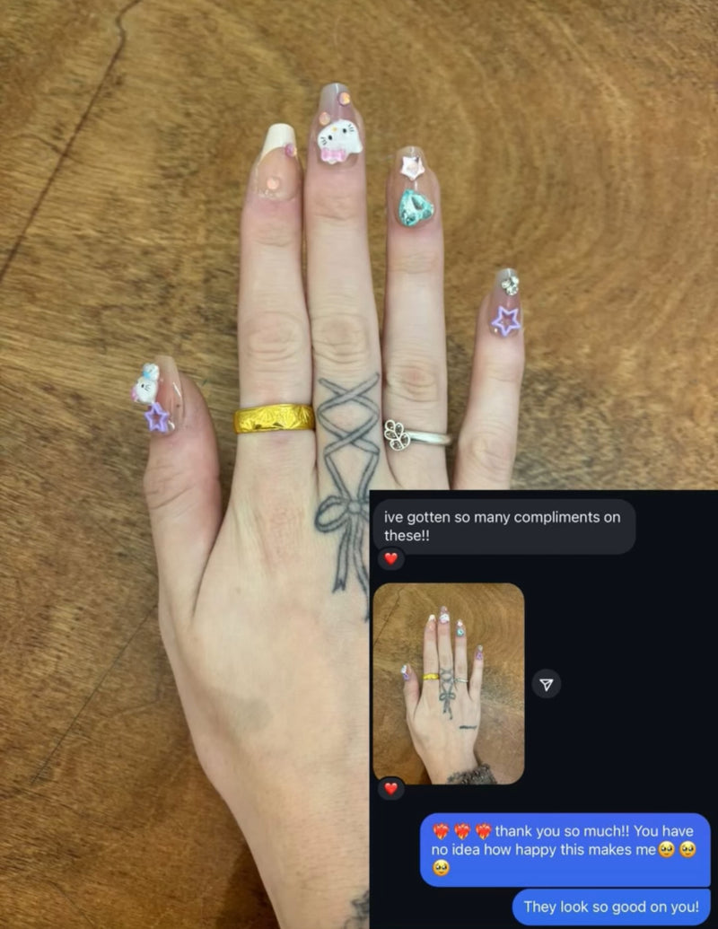 photo from a client showing myobnails on her hand and a short text about how many compliments she got
